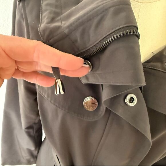 [London Fog] Mid length trench coat - Size Medium - Picture 4 of 7